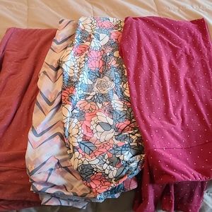 4 Tall and Curvy Lularoe Leggings